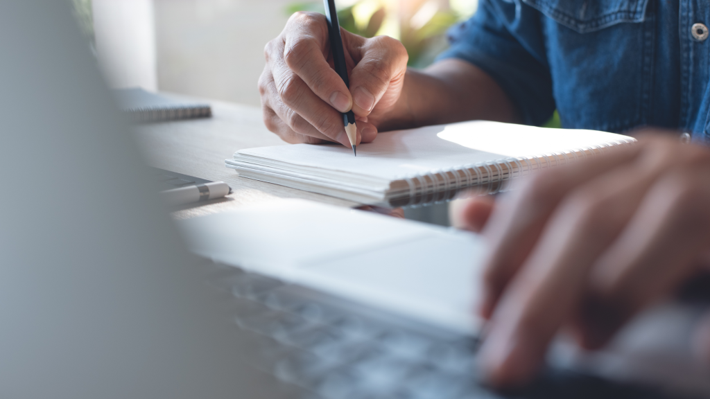 How To Build An Online Training Course | Safesmart